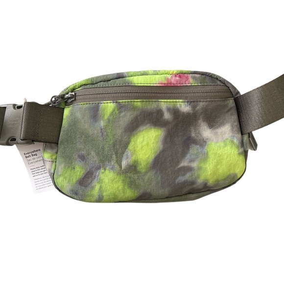 Lululemon Hyper TIE DYE Lululemon Everywhere Belt Bag Hyper Dye Multi/Ro… - Picture 6 of 7